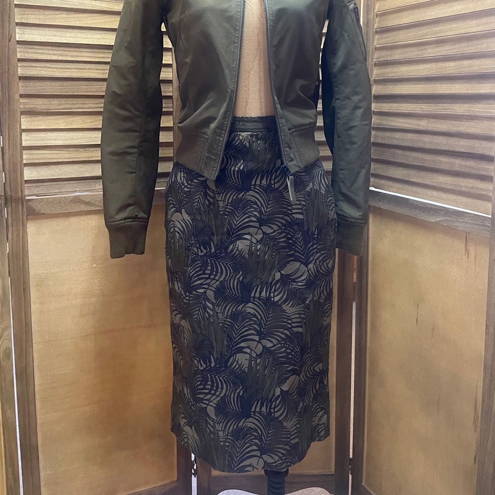 CARINE ROITFELD X UNIQLO CAMO PENCIL SKIRT